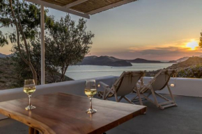 Milos Trypiti sunset delux studio